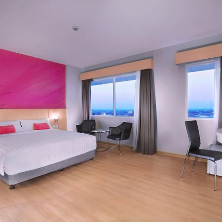 Favehotel Jababeka Cikarang Luaran gambar