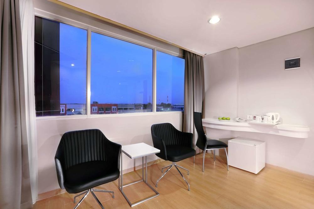 Favehotel Jababeka Cikarang Luaran gambar